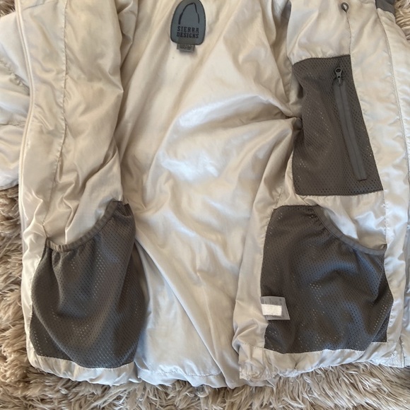 Classic Sierra Designs white puffer jacket. - Picture 5 of 5
